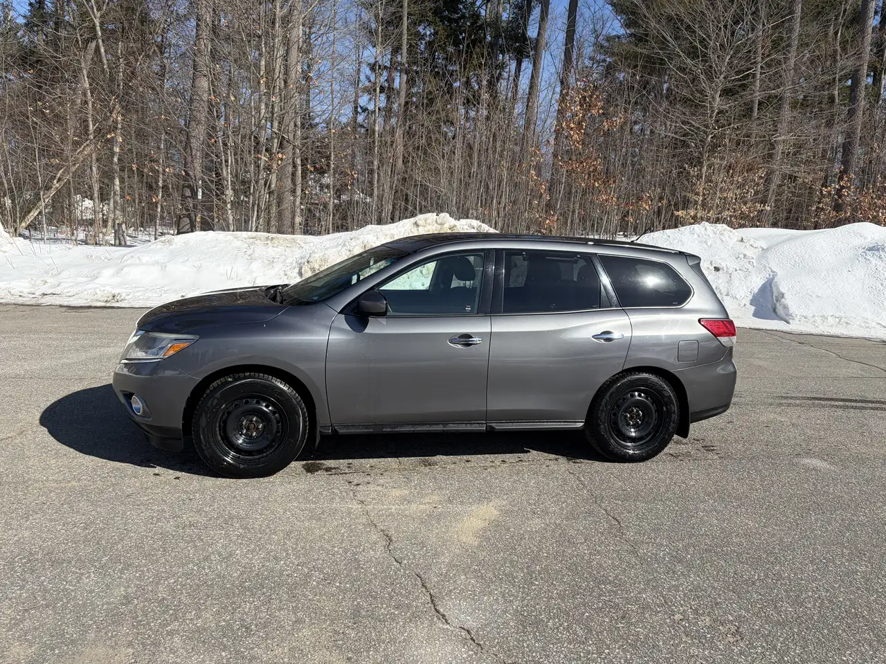 Nissan Pathfinder снимка Nissan Pathfinder