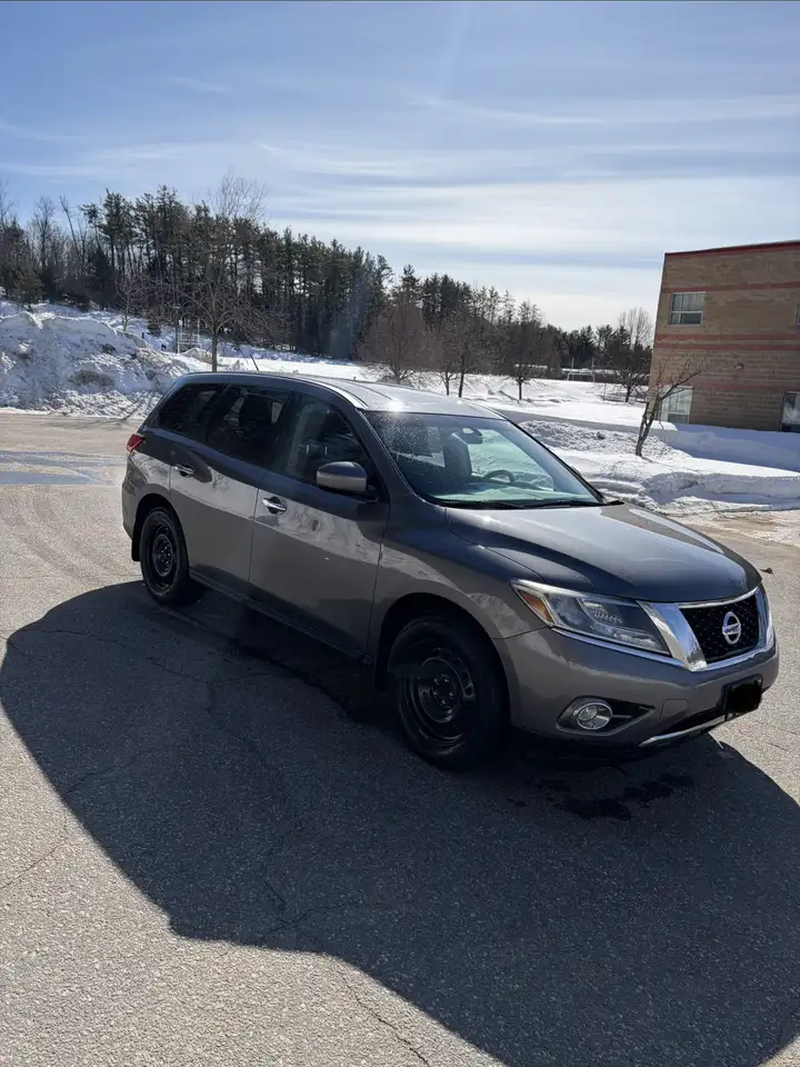 Nissan Pathfinder снимка Nissan Pathfinder