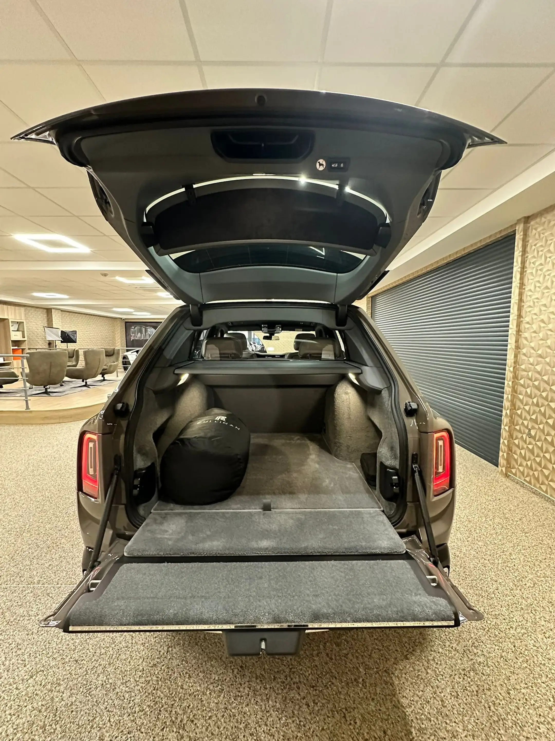 Rolls-Royce Cullinan — photo 2