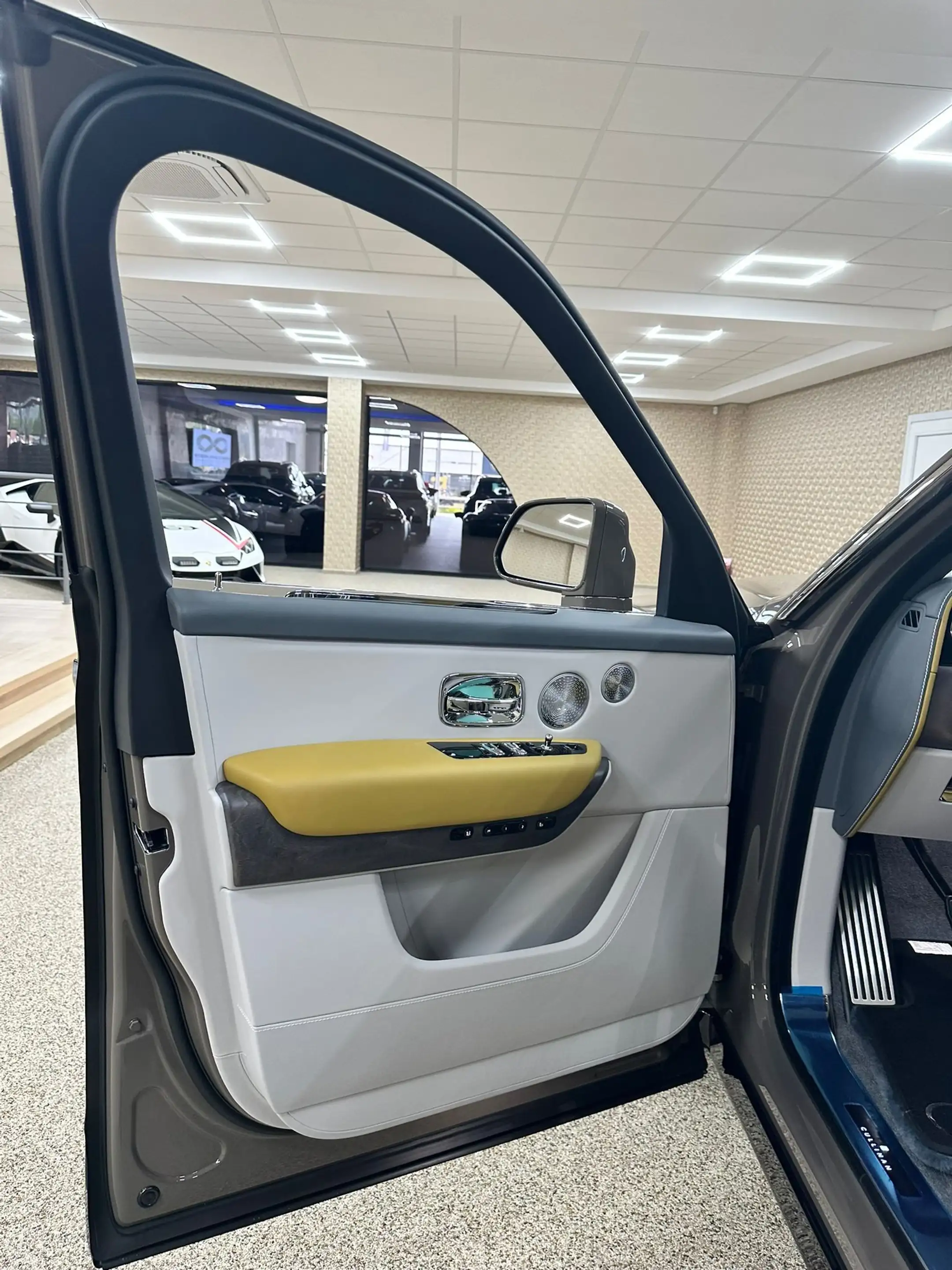 Rolls-Royce Cullinan — photo 15