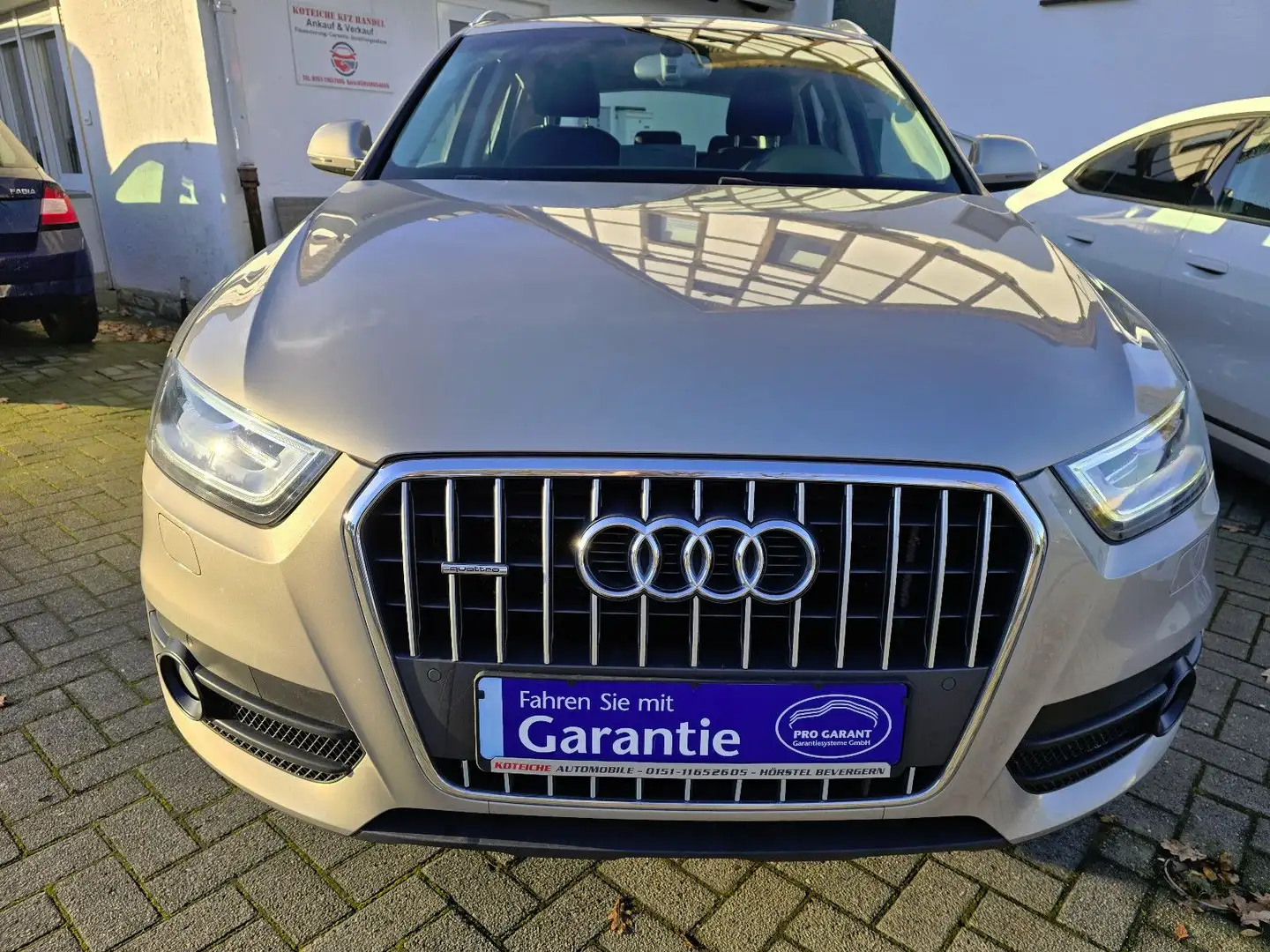 Audi Q3 2.0 TDI quattro 177 PS,Bi-Xenon,Navi,Kamera Beige - 1