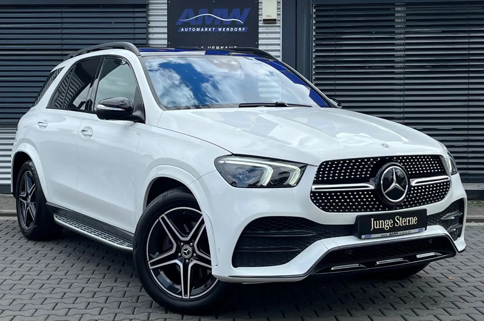 Mercedes-Benz GLE 400 d AMG NightPaket*PANO*AHK*360°Dist*Standh Blanc - 1