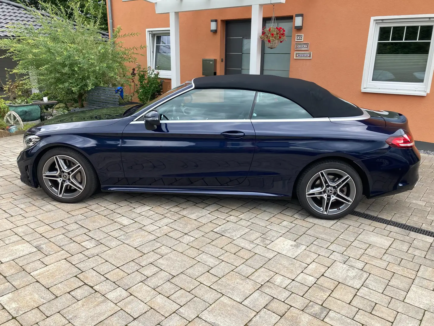 Mercedes-Benz C 300 C 300 Cabrio 9G-TRONIC AMG Line Blau - 1