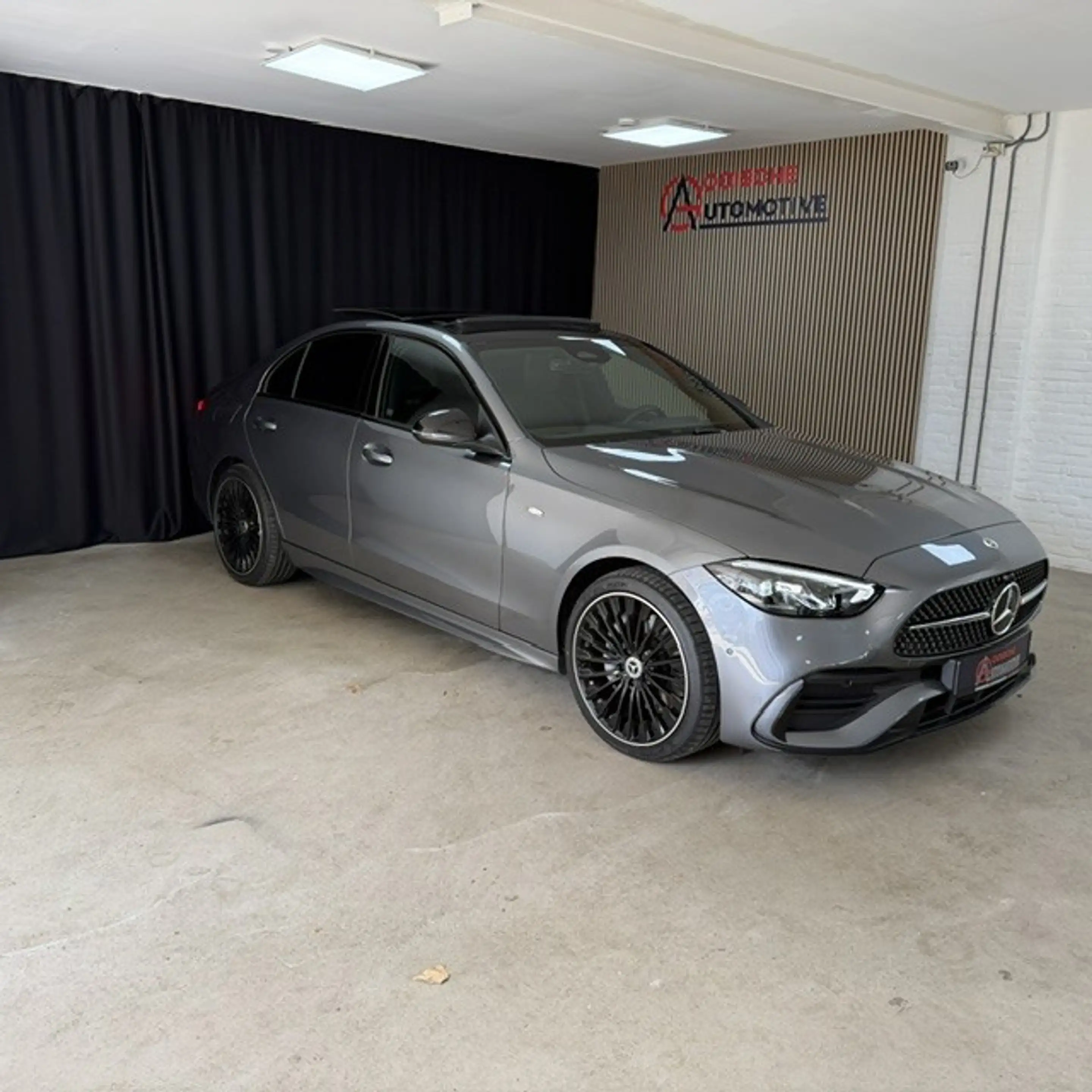 Mercedes-Benz C 300 e star Edition AMG Line Plus — photo 11