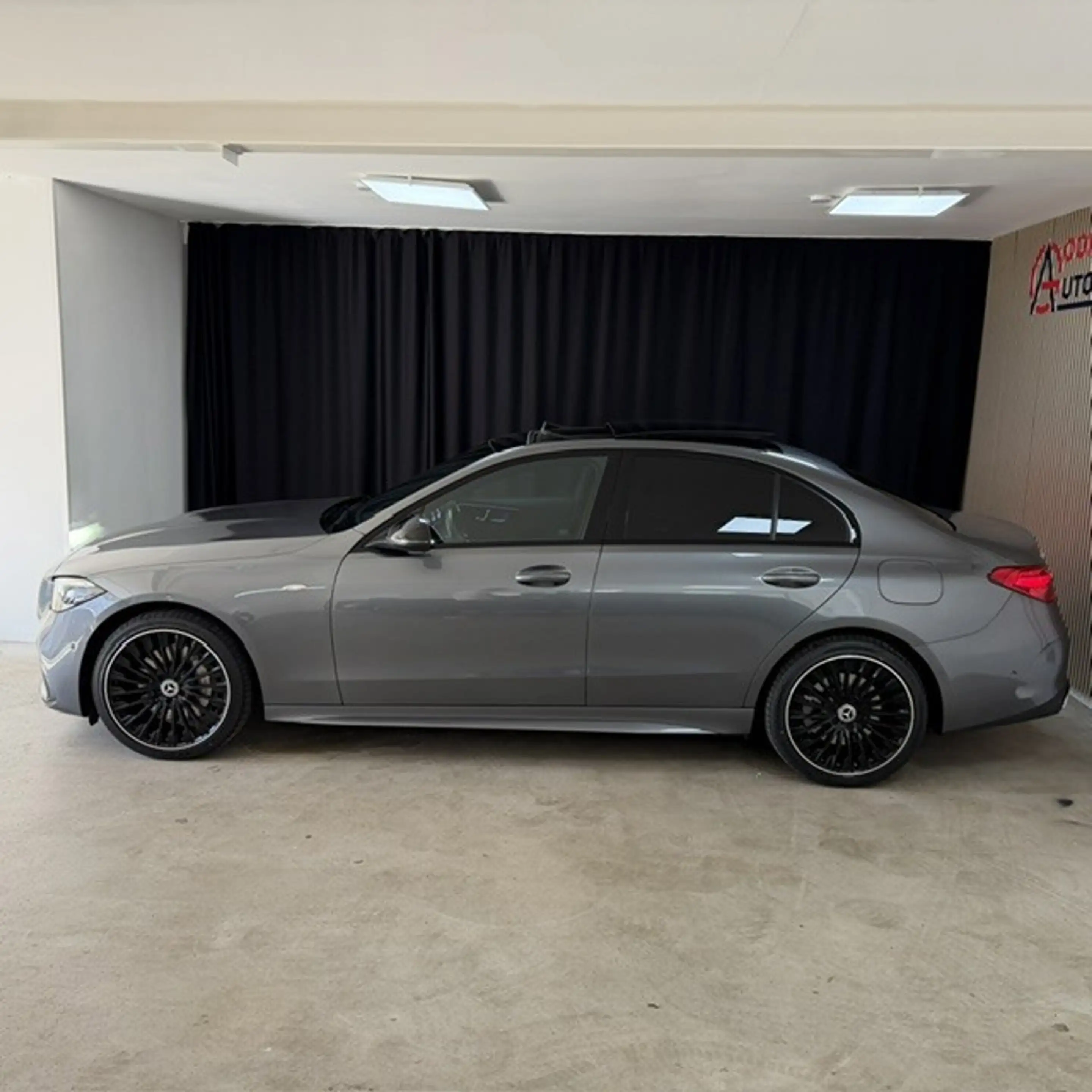 Mercedes-Benz C 300 e star Edition AMG Line Plus — photo 4
