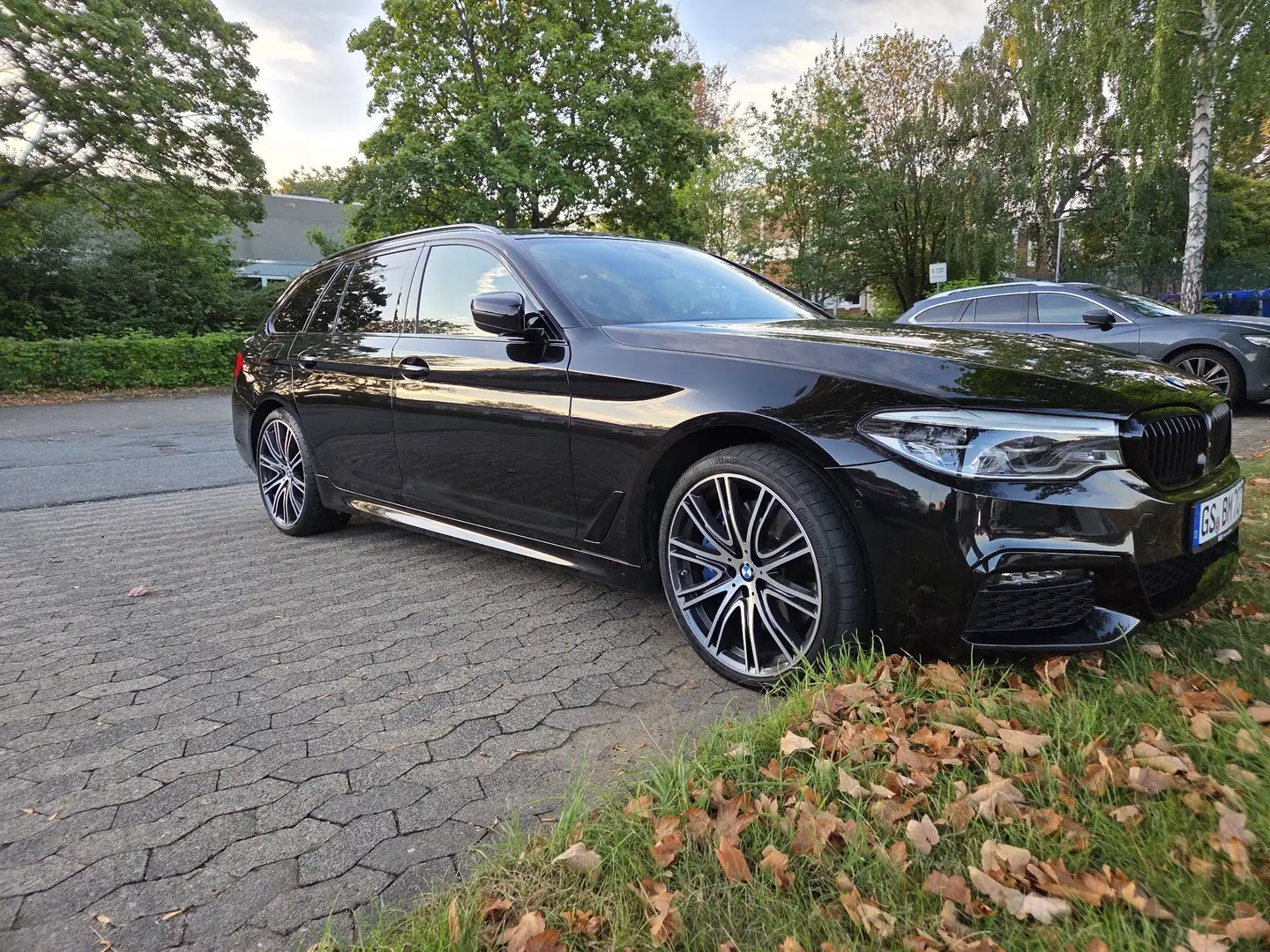 BMW 540 540d xDrive M-Sport Touring Braun - 1