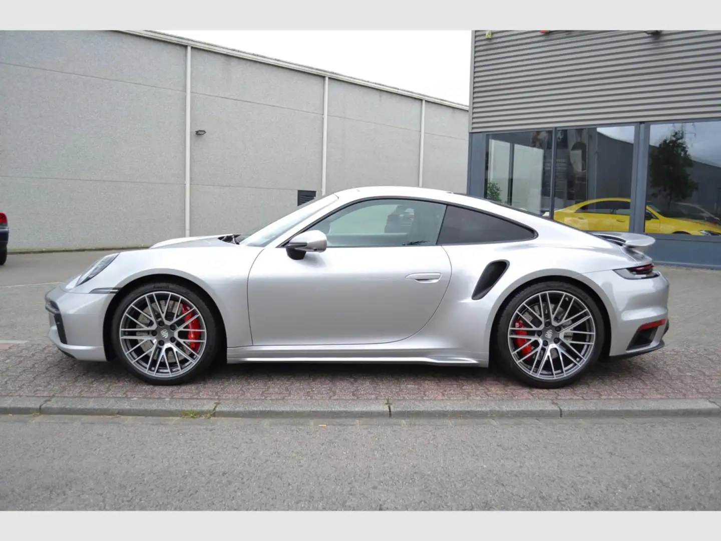 Porsche 992 Turbo Coupé Silber - 2