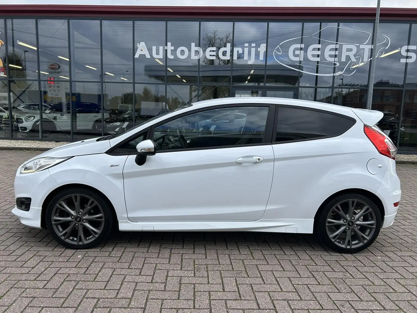 Ford Fiesta 1.0 125PK ST-Line / Clima / Navi / A-camera Wit - 2