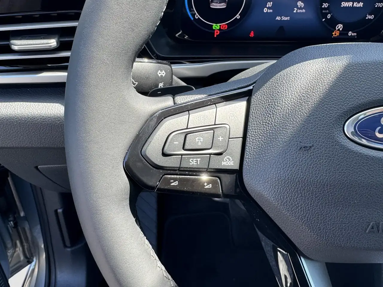 Ford Grand Tourneo 2026 — фото 13