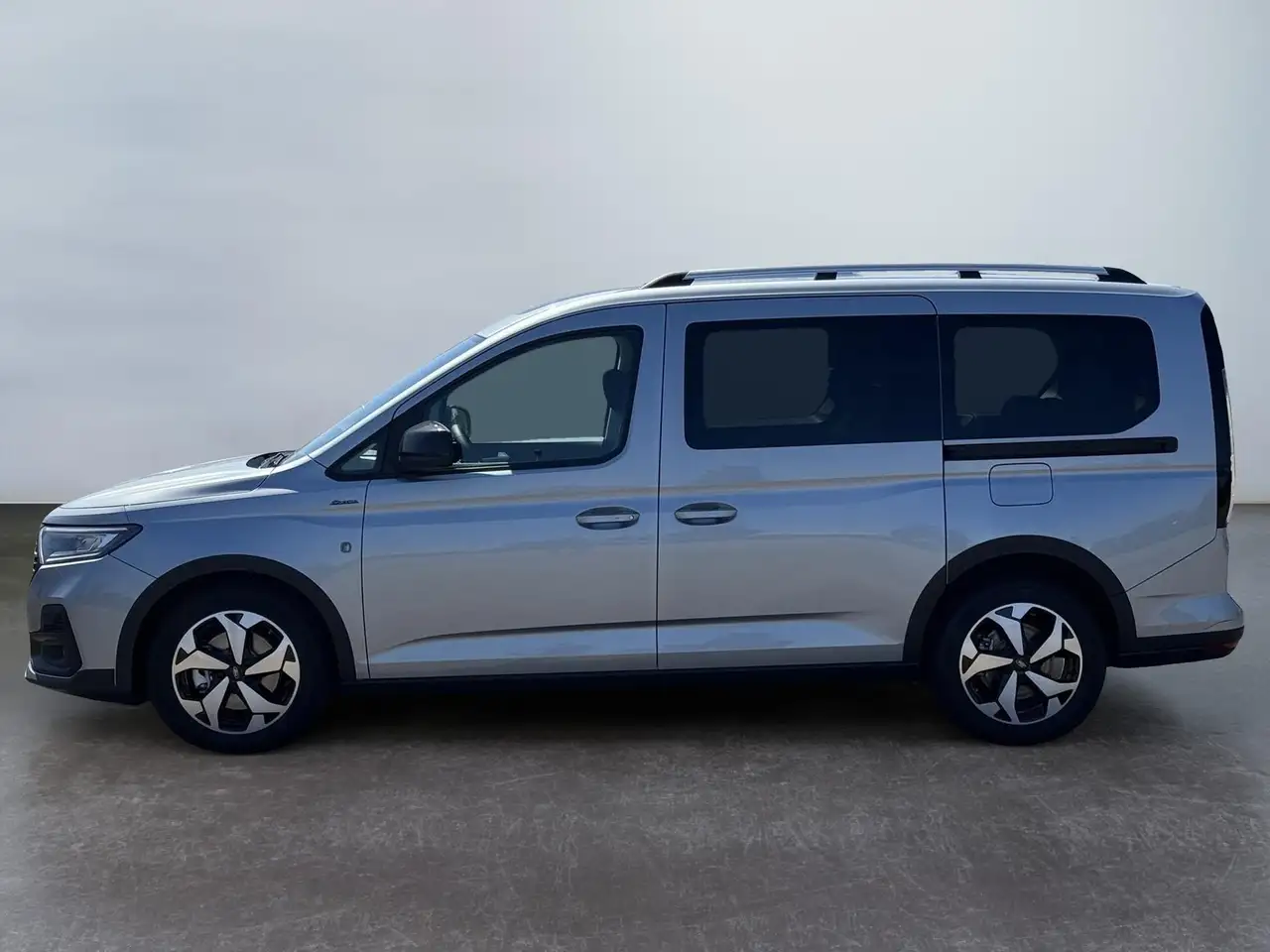 Ford Grand Tourneo 2026 — фото 6