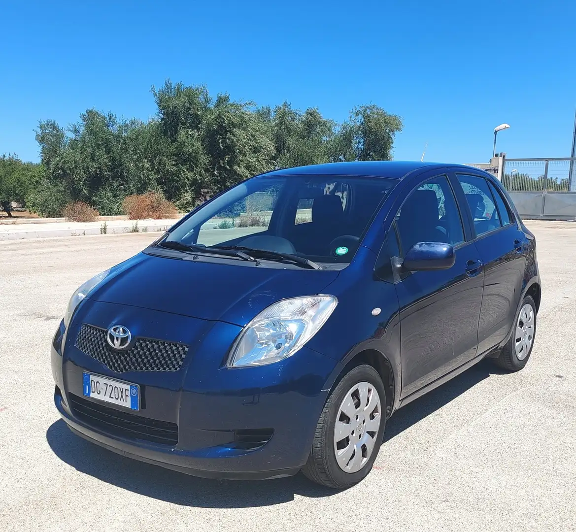 Toyota Yaris 5p 1.0 Sol c/CL NEOPATENTATI - 1