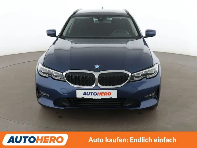 BMW 3 Series view 9