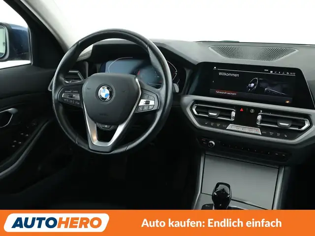 BMW 3 Series view 13