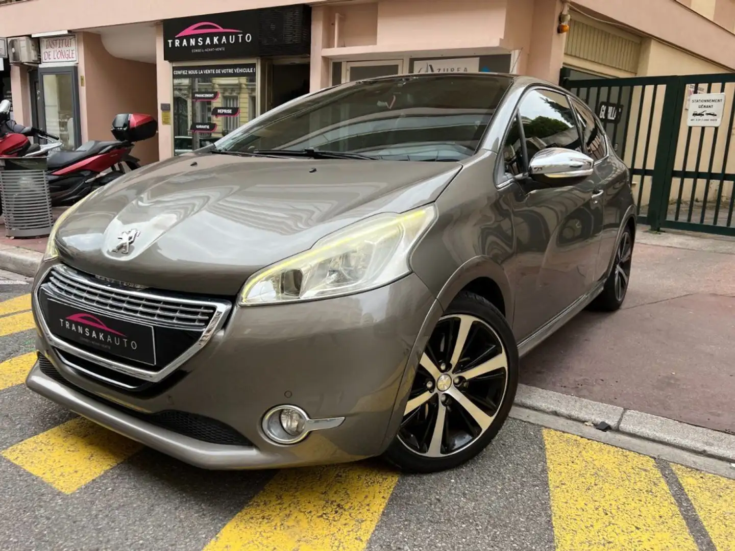 Peugeot 208 1.6l THP 155 CV BVM6 XY Gris - 1