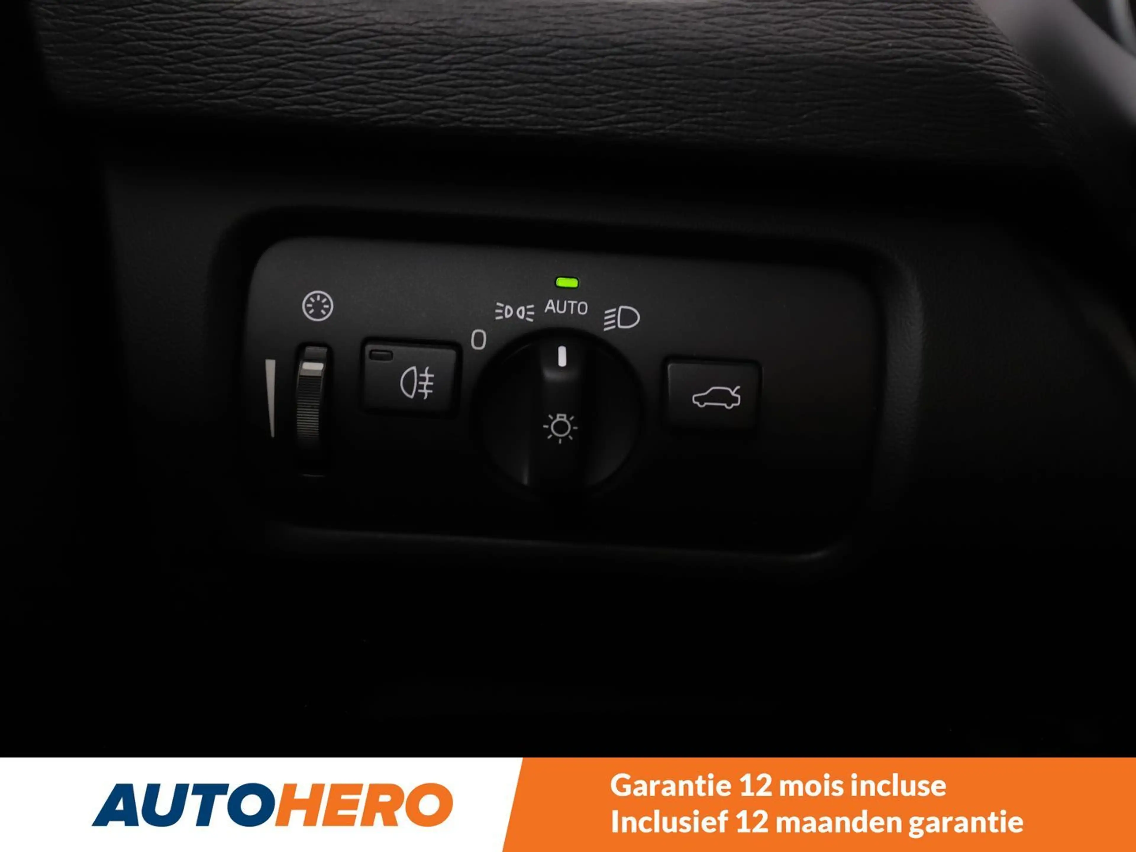 Volvo V40 Cross Country 1.5 Pro — photo 15