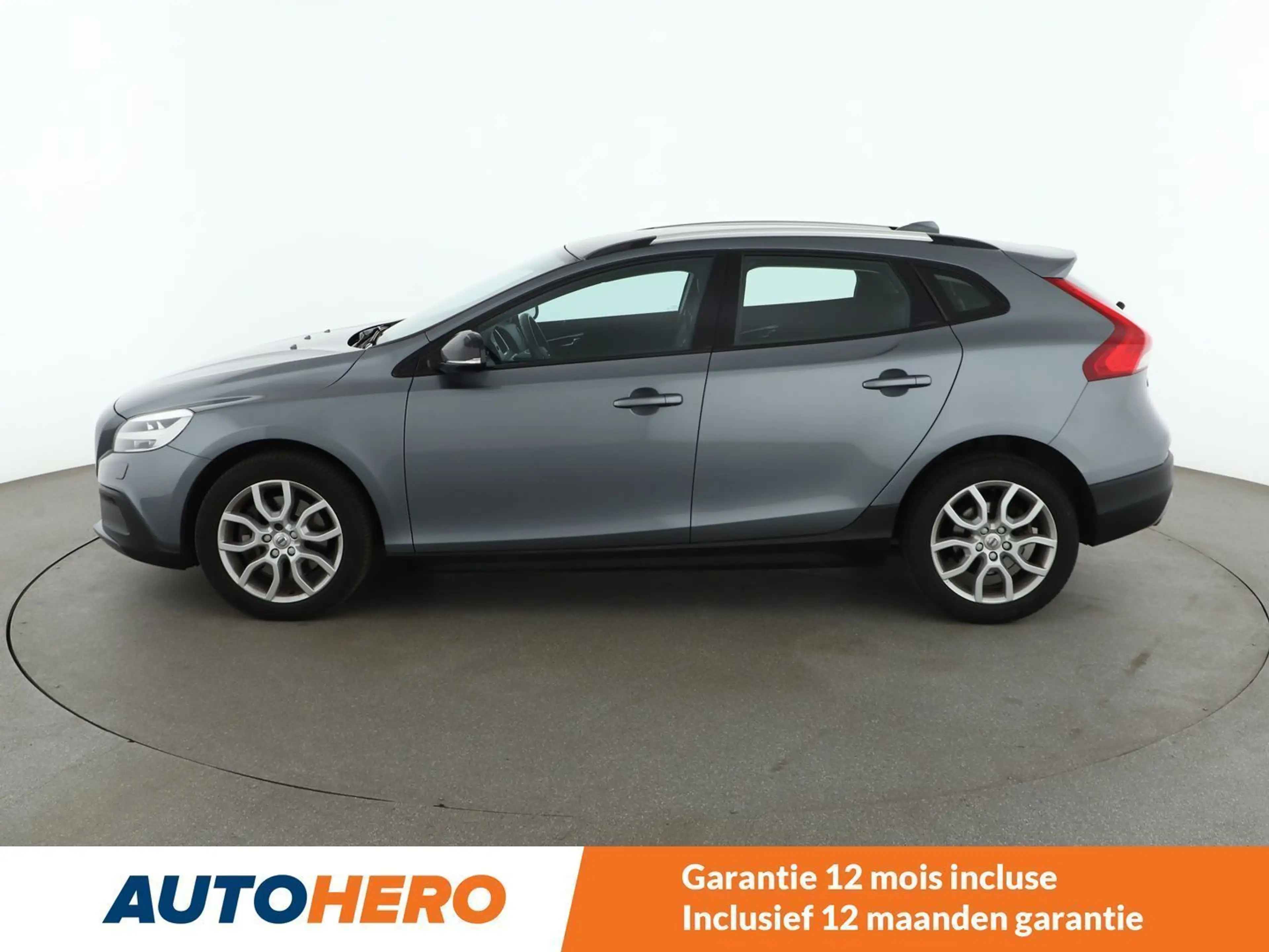 Volvo V40 Cross Country 1.5 Pro — photo 3