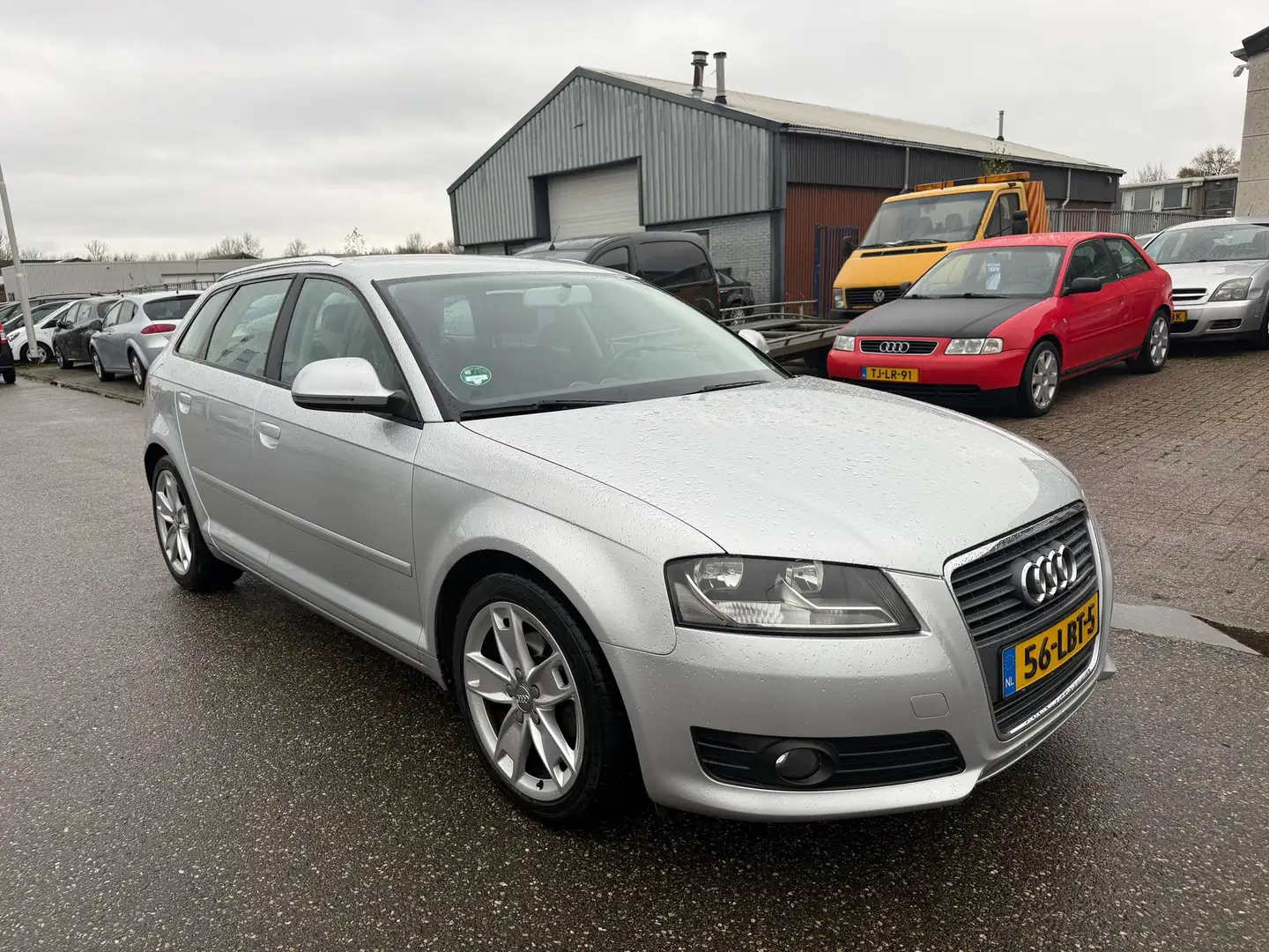 Audi A3 Sportback 2.0 TDI Business Edition Clima Bj:2010 N Grijs - 2