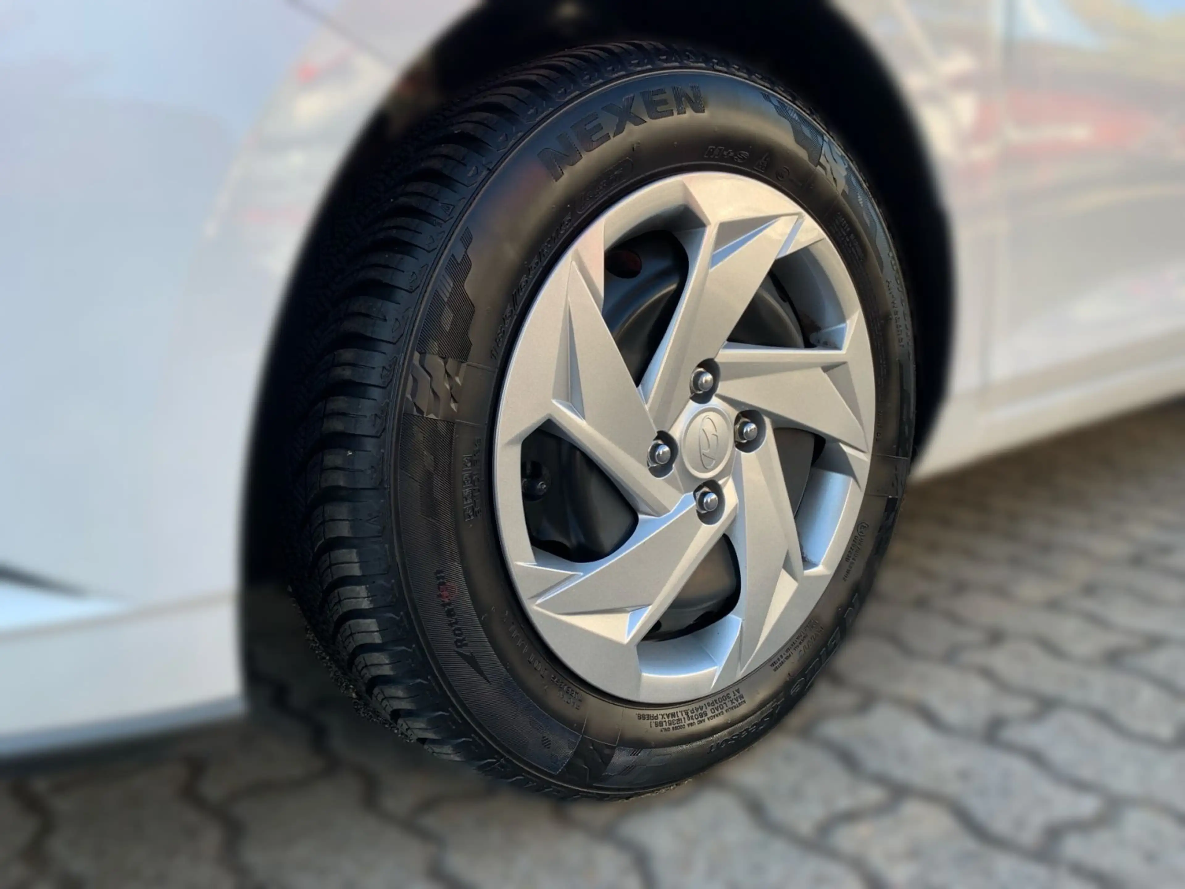 Hyundai i20 1.2 Select Navi Kamera Allwetter — photo 9