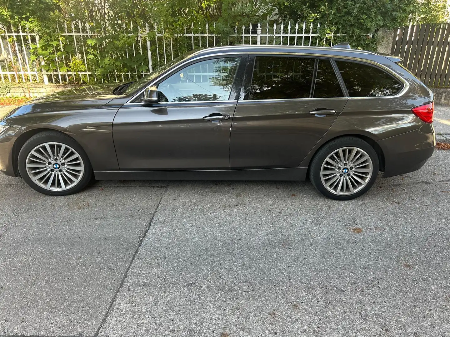 BMW 318 318d Touring Braun - 2