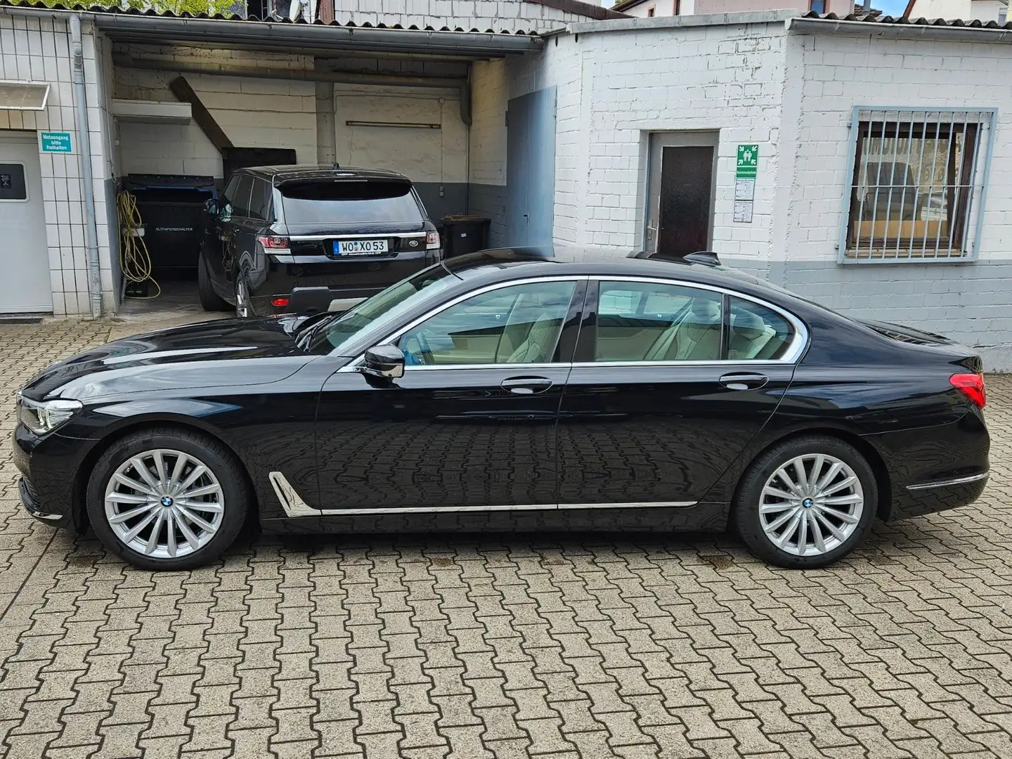 BMW 730 d 1.Hand/LED/Leder-beige/360Kamera crna - 2