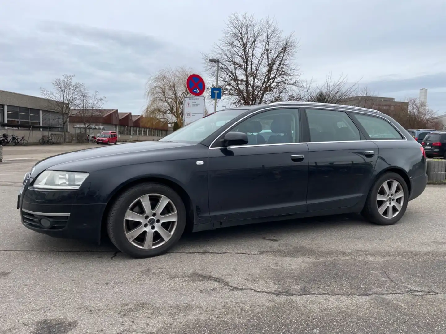 Audi A6 Avant 2.7 TDI Noir - 1