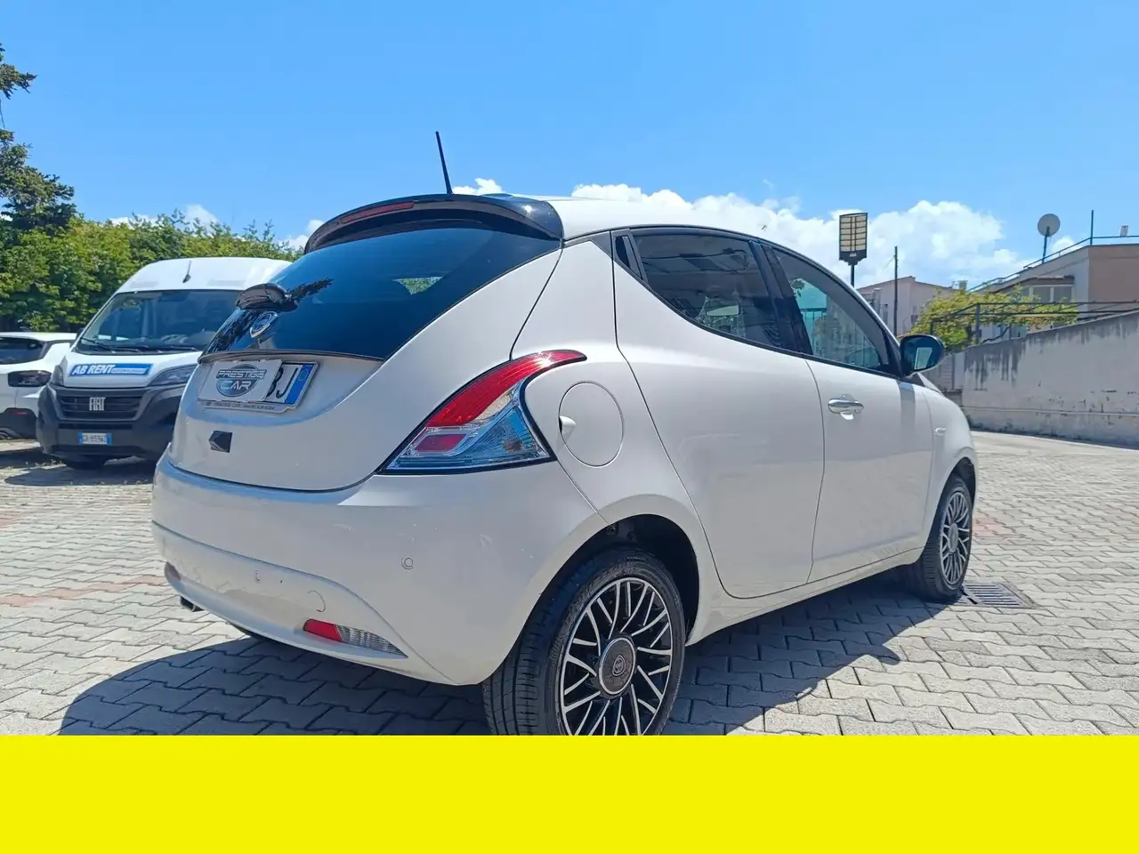 Lancia Ypsilon 2024 — фото 6