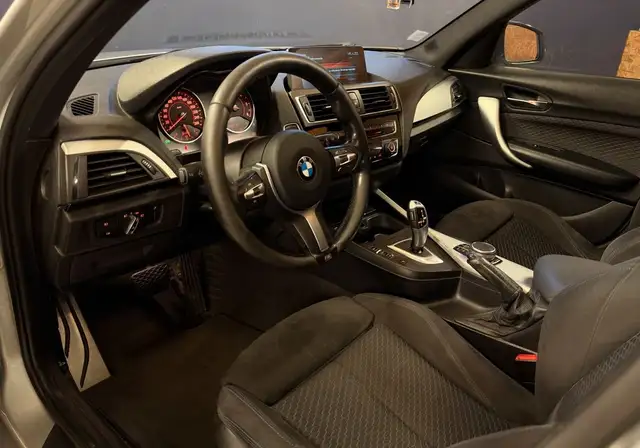 BMW 1 Series view 6