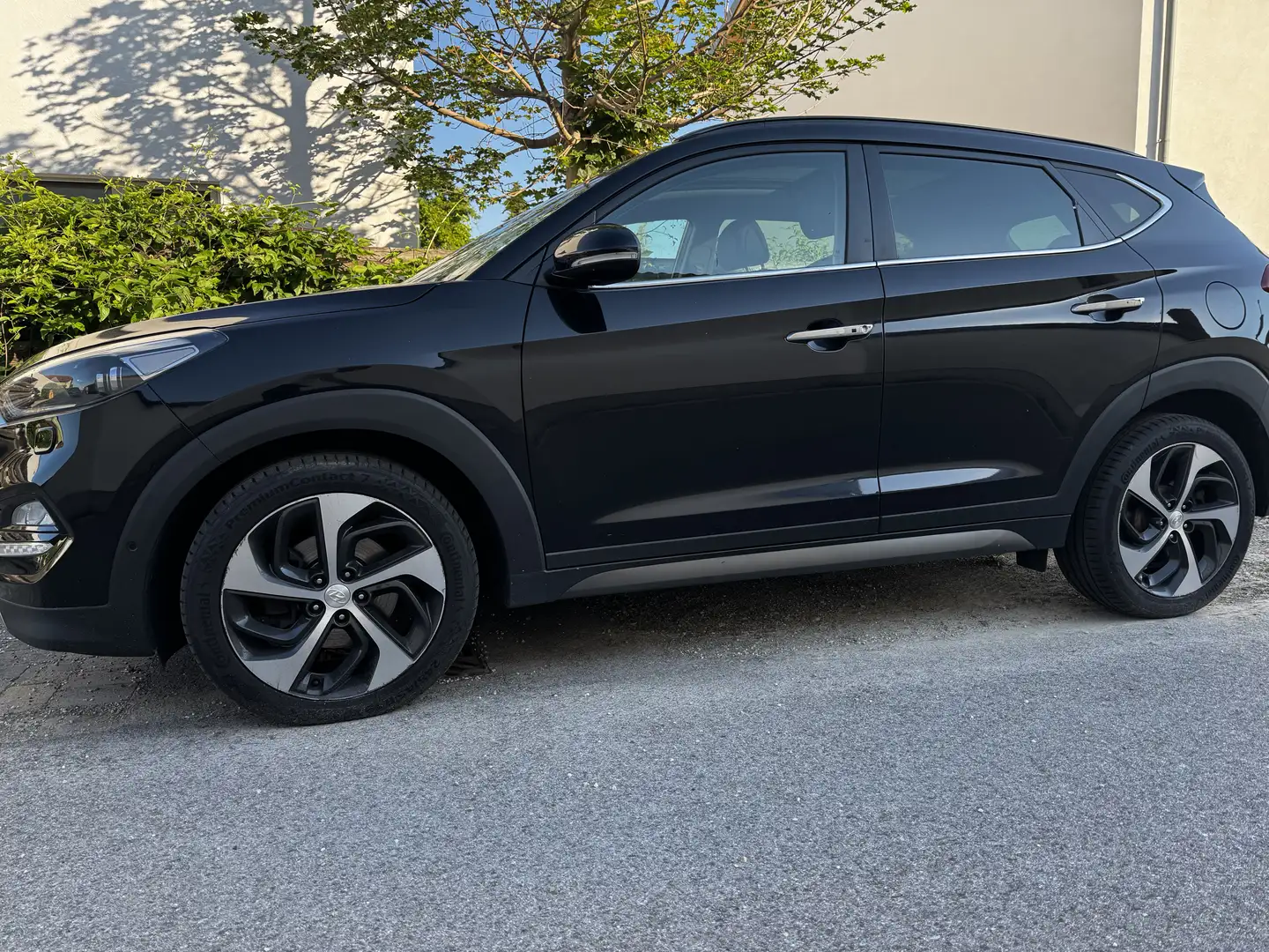 Hyundai TUCSON 2,0 CRDI 4WD Platin Aut. - 2