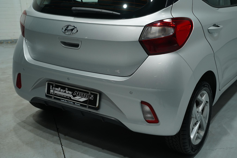 Hyundai i10 1.0 Trend Apple Carplay Navi Airco PDC Achter Stuu — photo 13