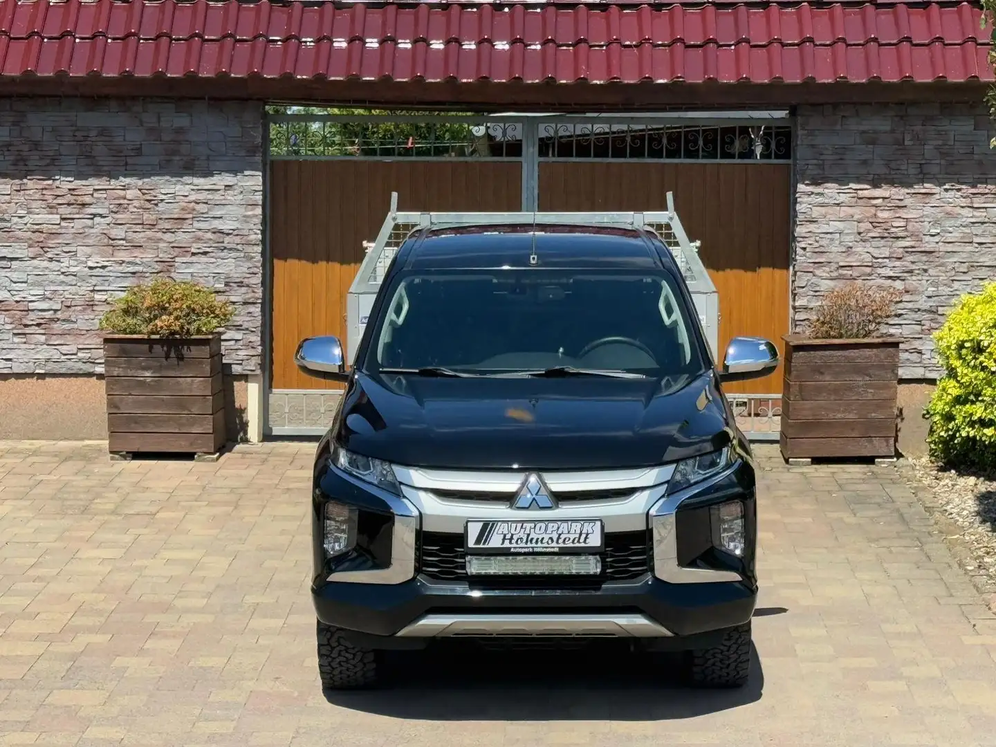 Mitsubishi L200 Plus Club Cab 4WD *Dreiseitenkipper* Schwarz - 2