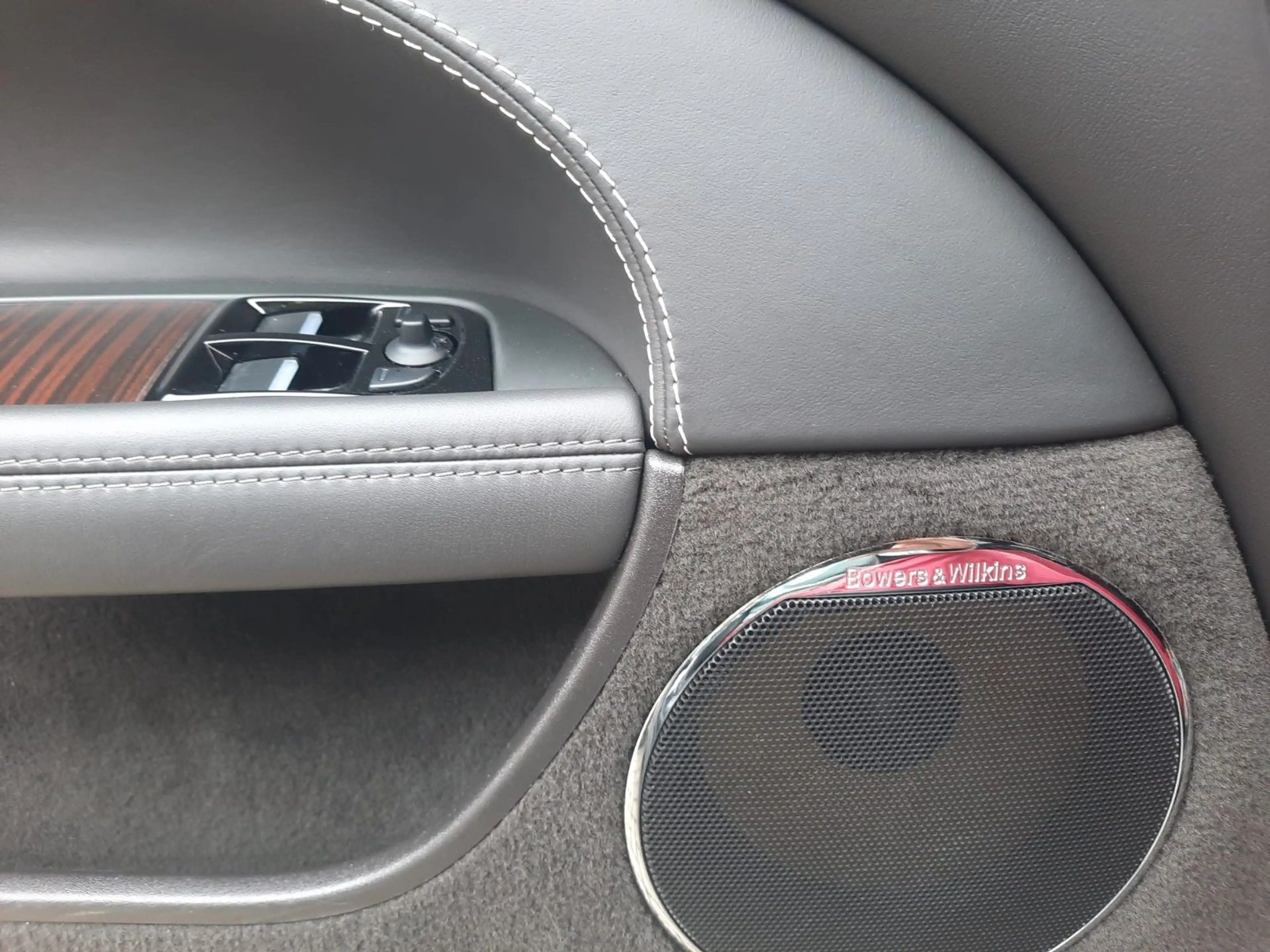 Jaguar XK Cabriolet 5.0 V8 Sammlerstück Black Series — photo 11