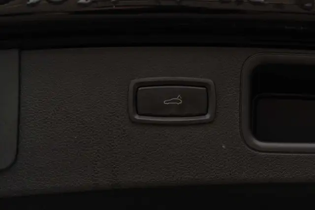 Porsche Macan view 7