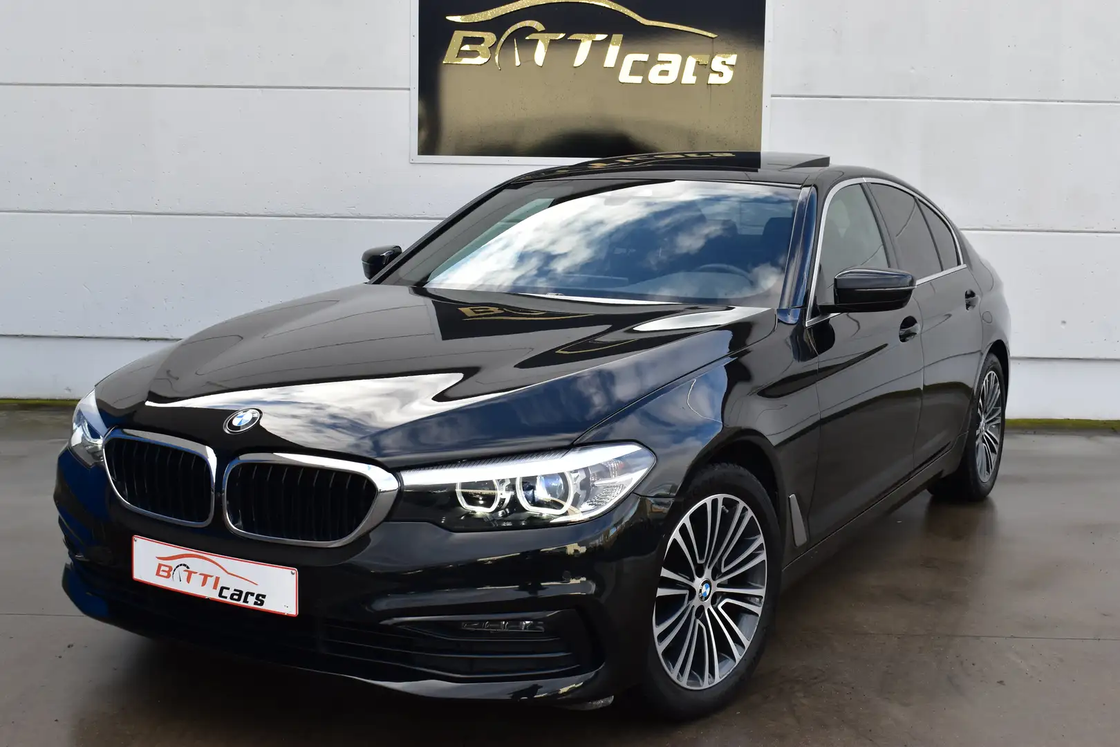 BMW 520 2.0iA* Sport-line* Leder* Panodak* Virt. cockpit* Zwart - 1
