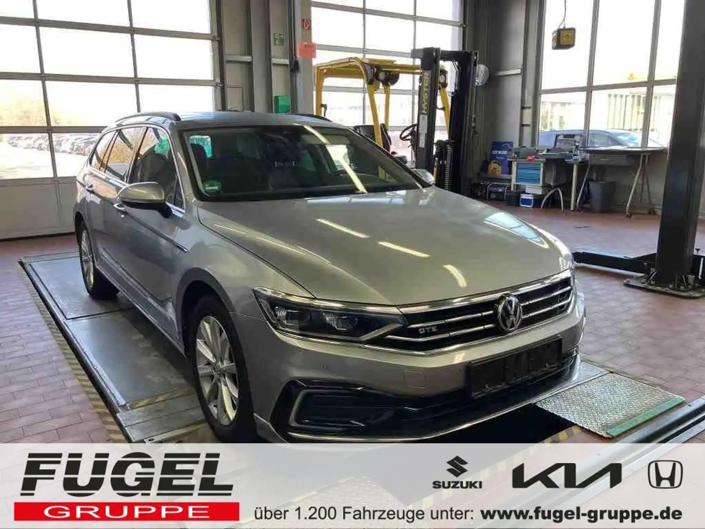 Volkswagen Passat Variant 1.4 TSI GTE R Line AHK|Leder|18"|4xSHZ|DCC Silber - 1