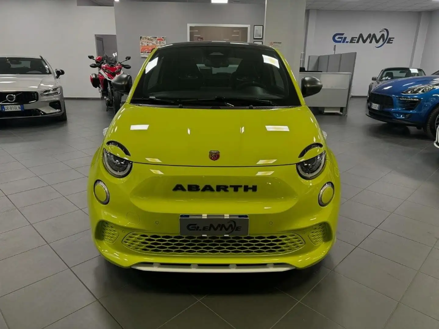 Abarth 500e Scorpionissima Giallo - 2