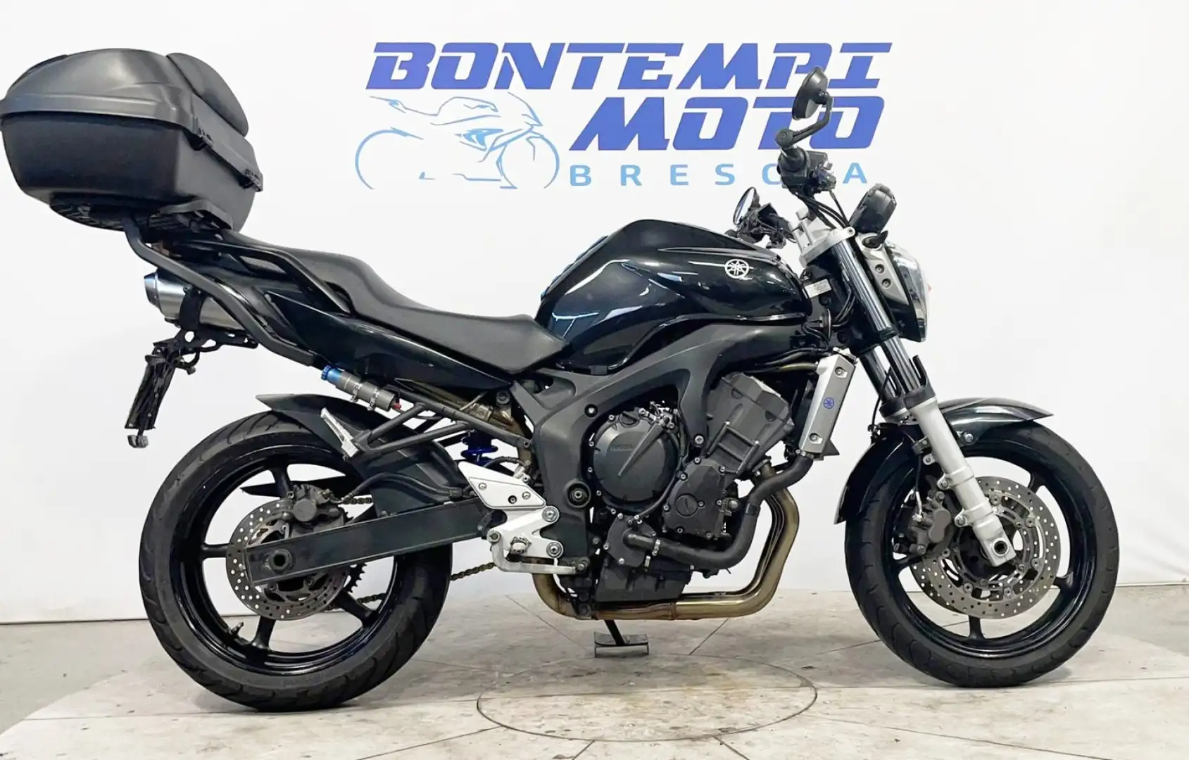 Yamaha FZ6 2005 + BAULETTO Nero - 1