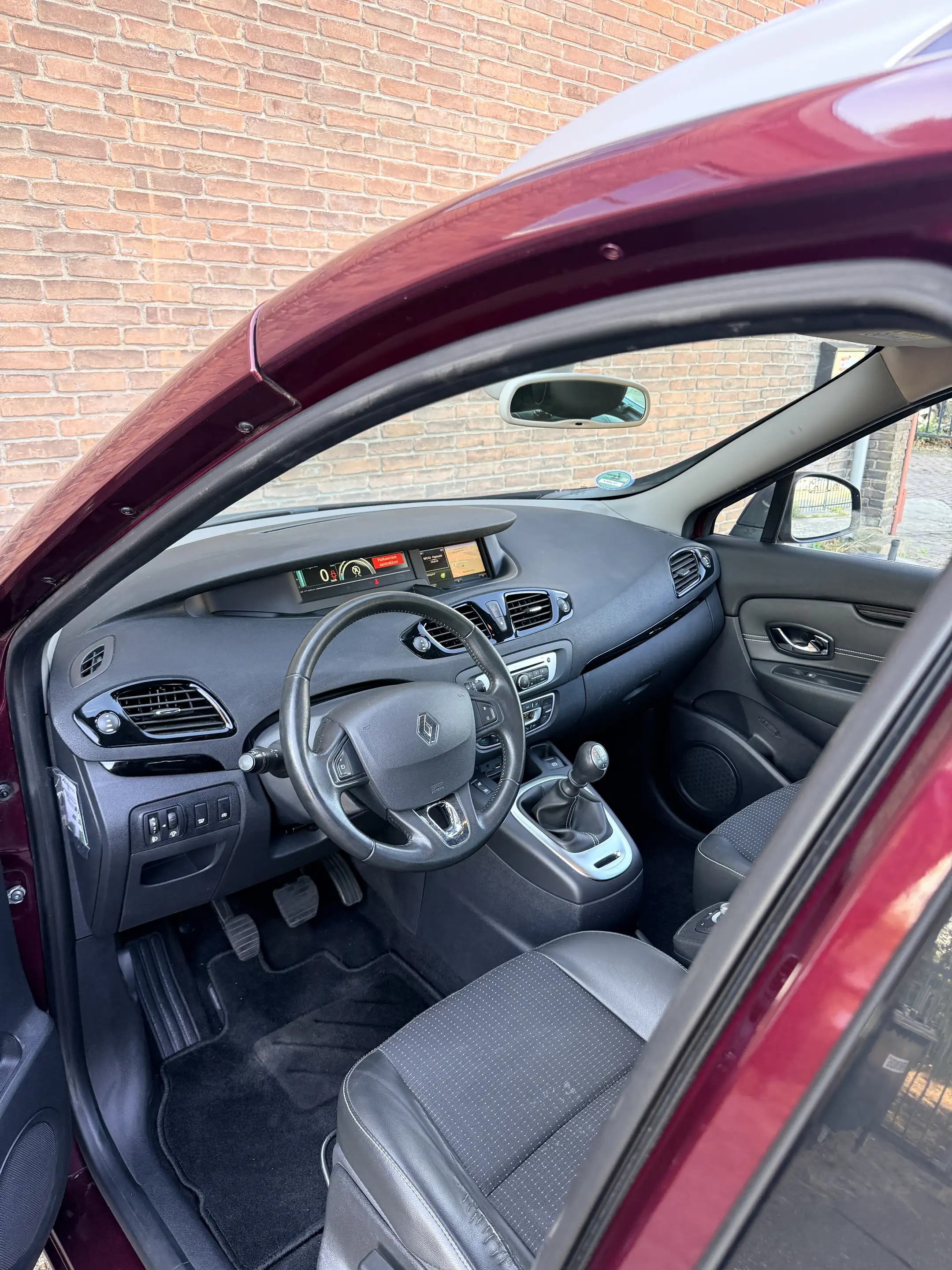 Renault Grand Scenic Série Limitée R-Cinéma·Cruise·Climate·Trekhaak·Nav — photo 11