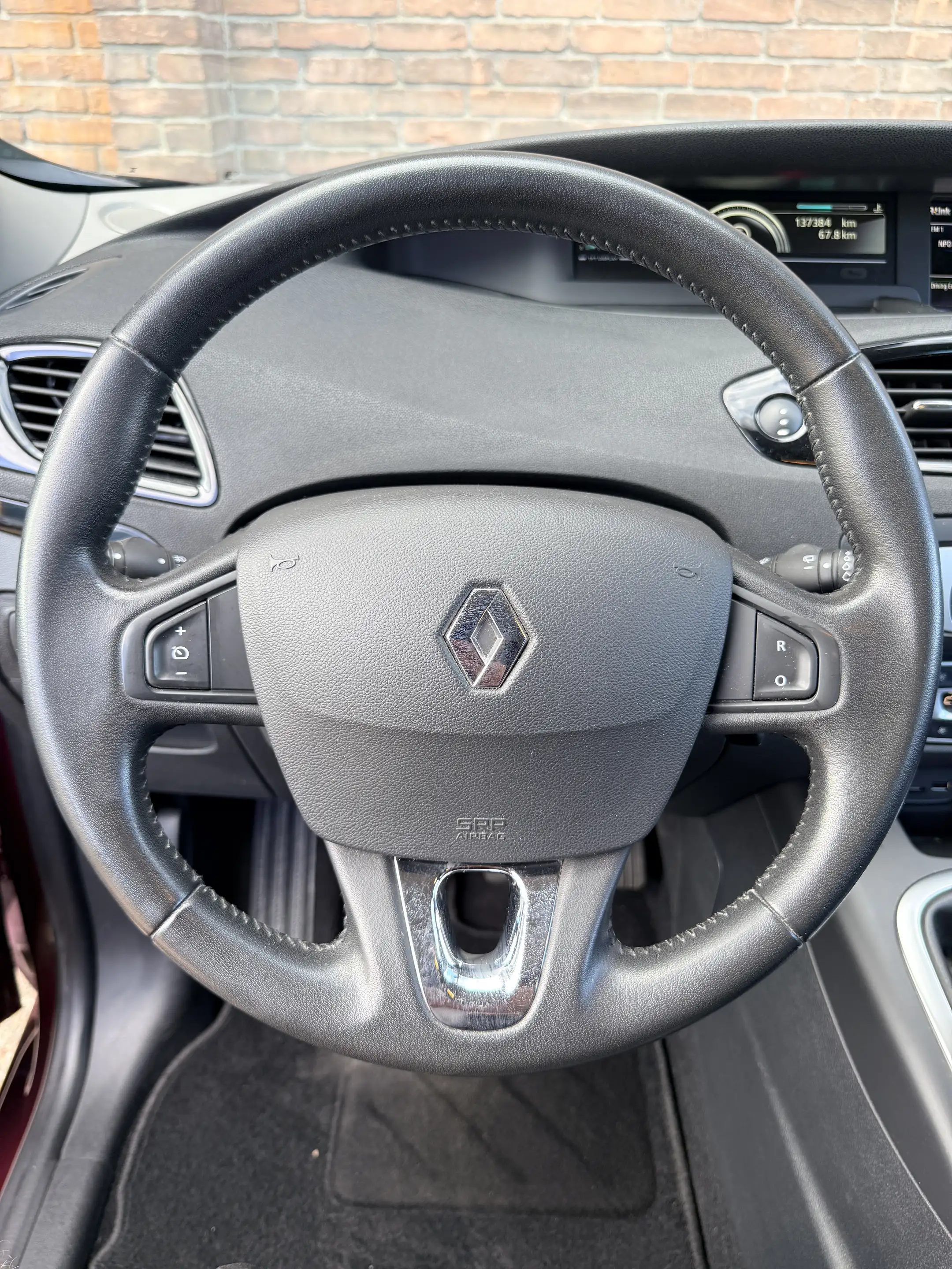 Renault Grand Scenic Série Limitée R-Cinéma·Cruise·Climate·Trekhaak·Nav — photo 14