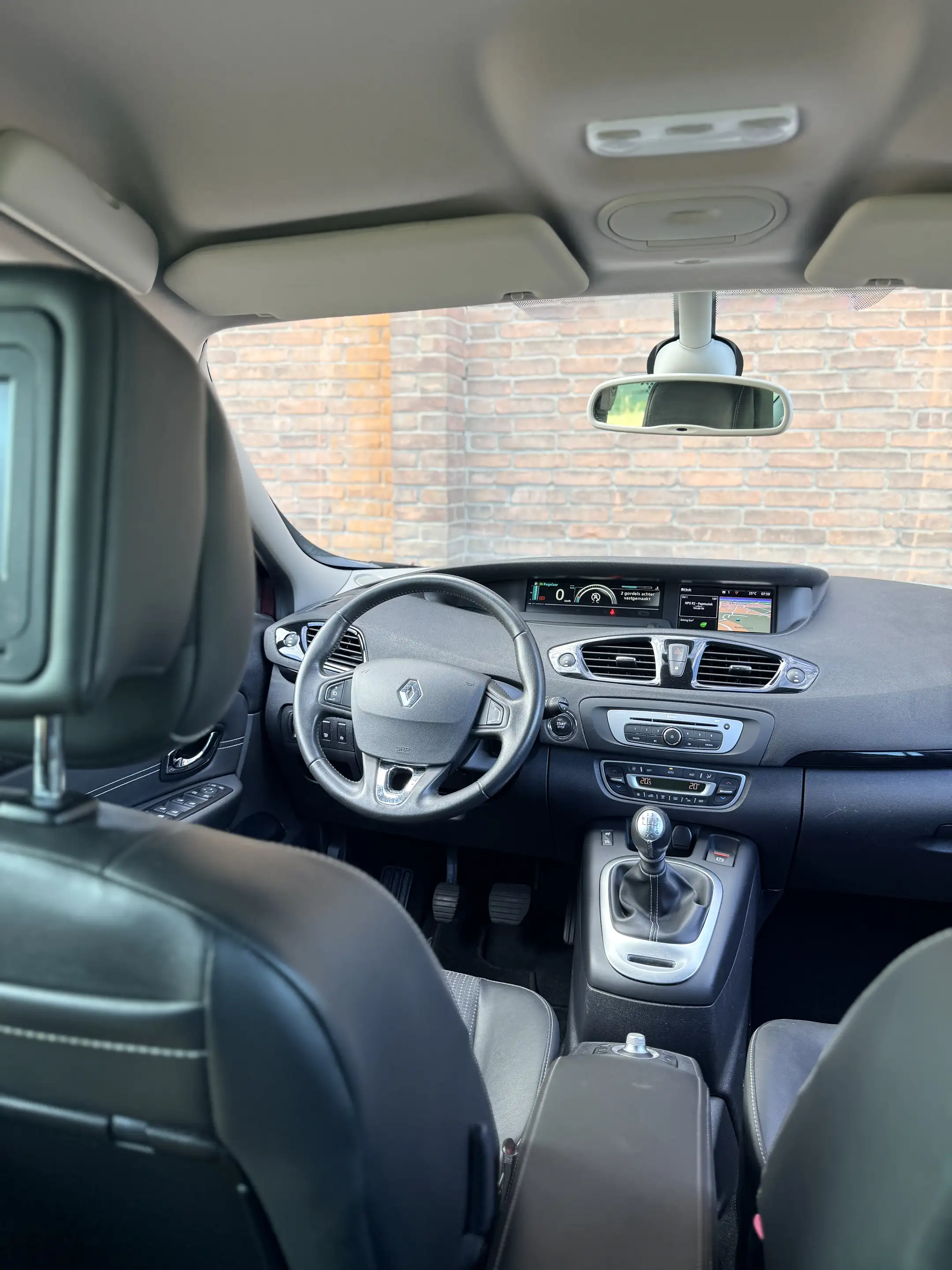 Renault Grand Scenic Série Limitée R-Cinéma·Cruise·Climate·Trekhaak·Nav — photo 27