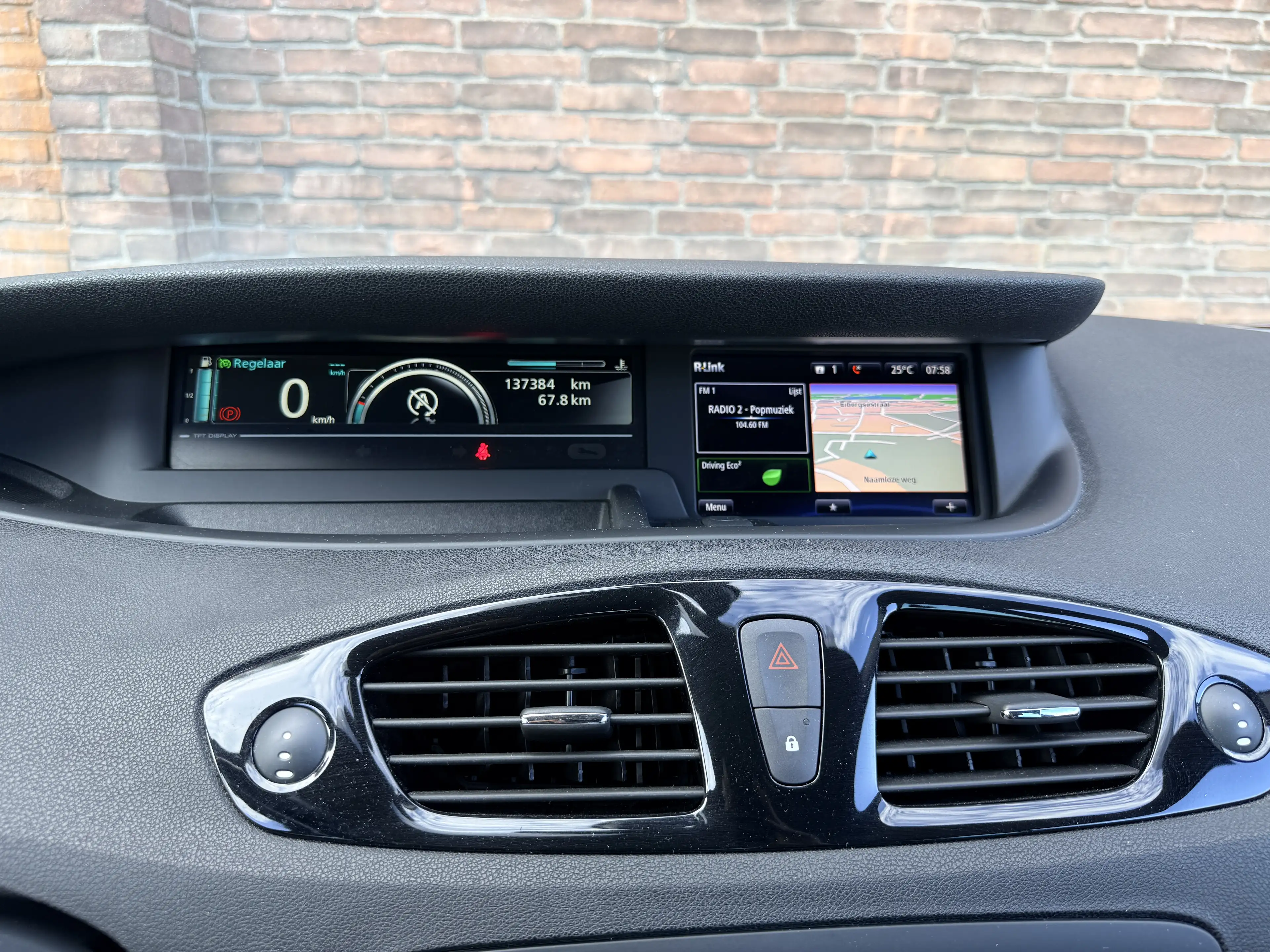 Renault Grand Scenic Série Limitée R-Cinéma·Cruise·Climate·Trekhaak·Nav — photo 17