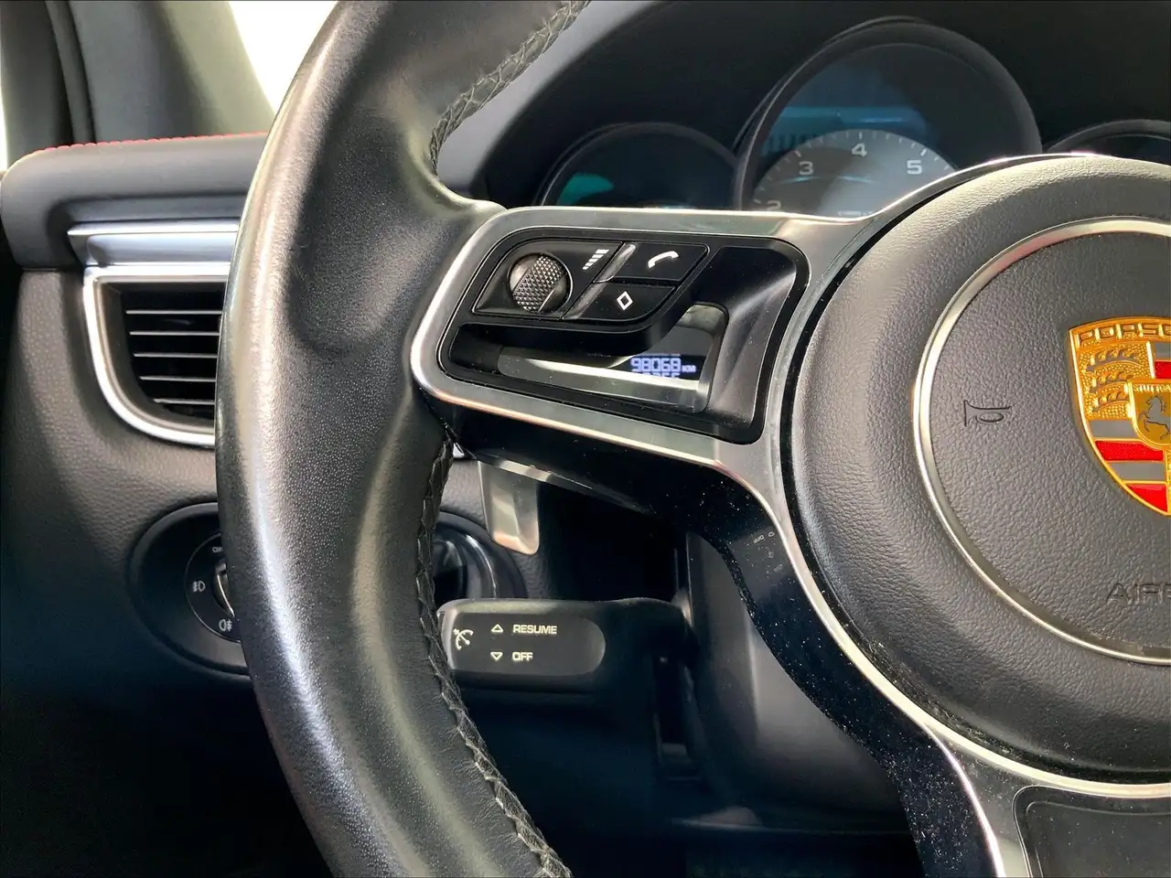 Porsche Macan снимка Porsche Macan