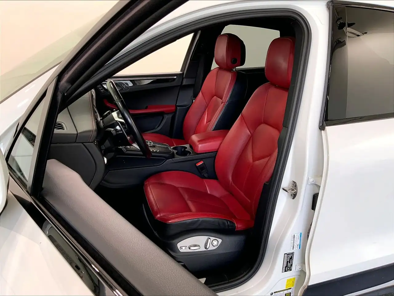 Porsche Macan снимка Porsche Macan
