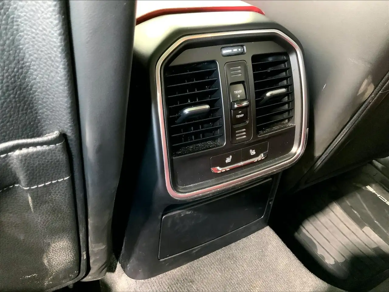 Porsche Macan снимка Porsche Macan