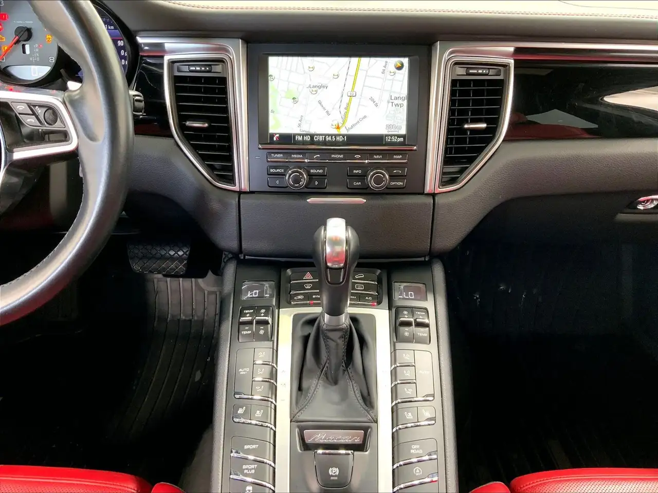 Porsche Macan снимка Porsche Macan