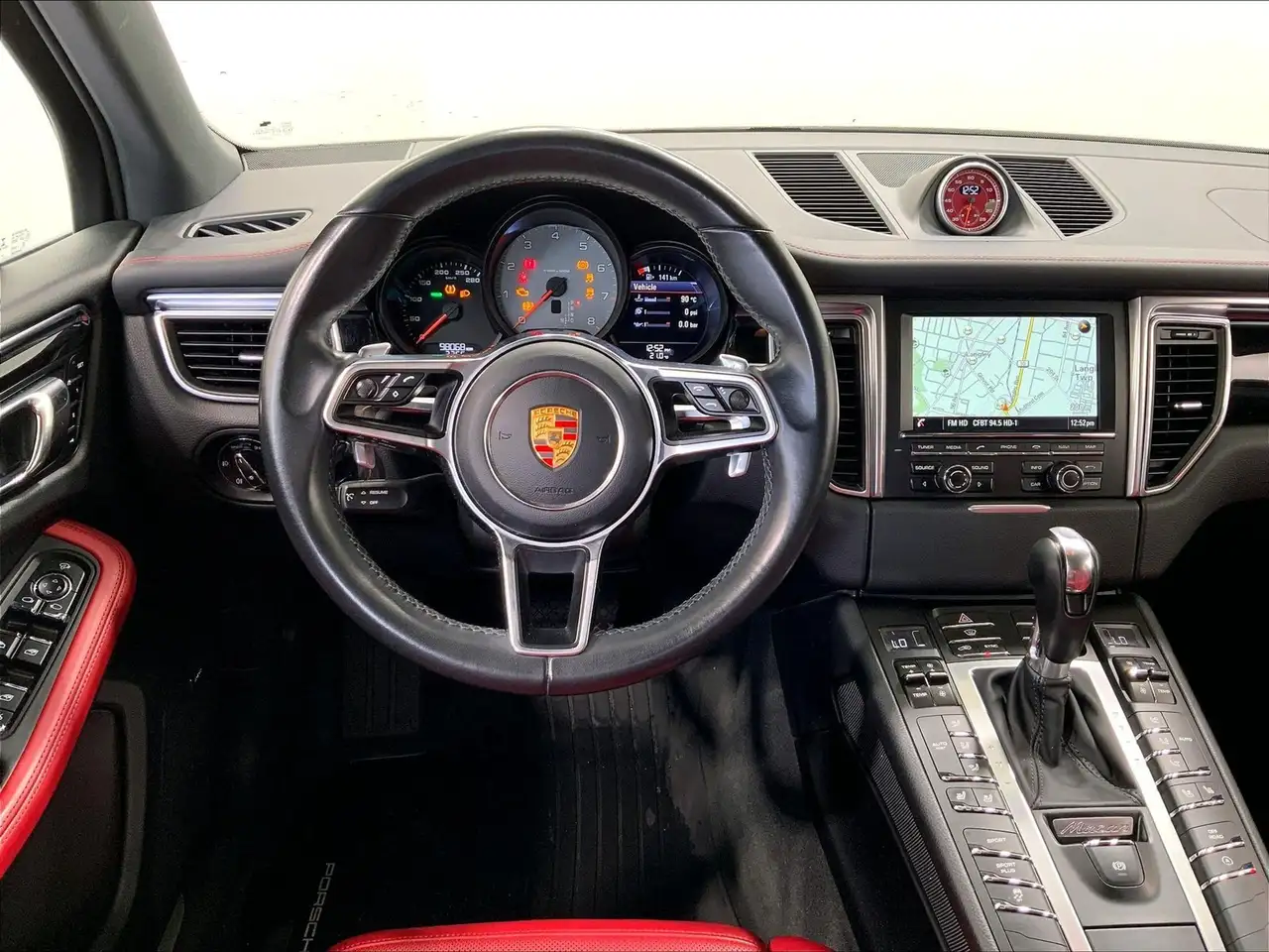 Porsche Macan снимка Porsche Macan