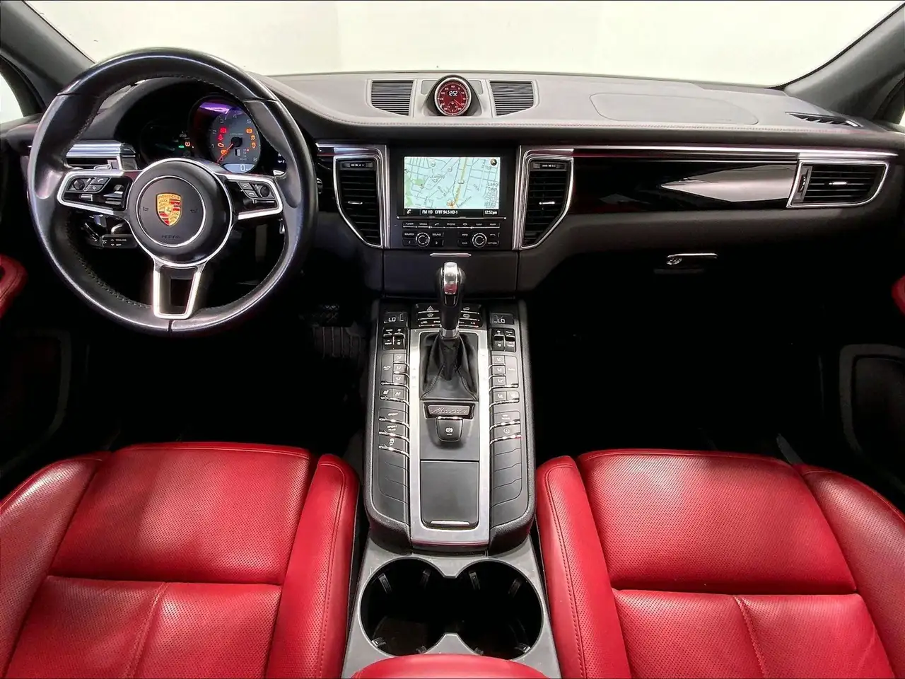 Porsche Macan снимка Porsche Macan