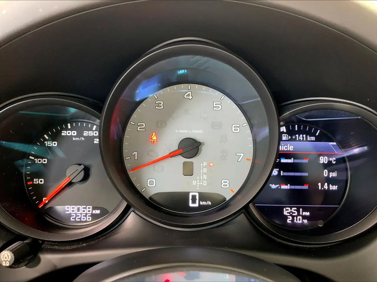 Porsche Macan снимка Porsche Macan