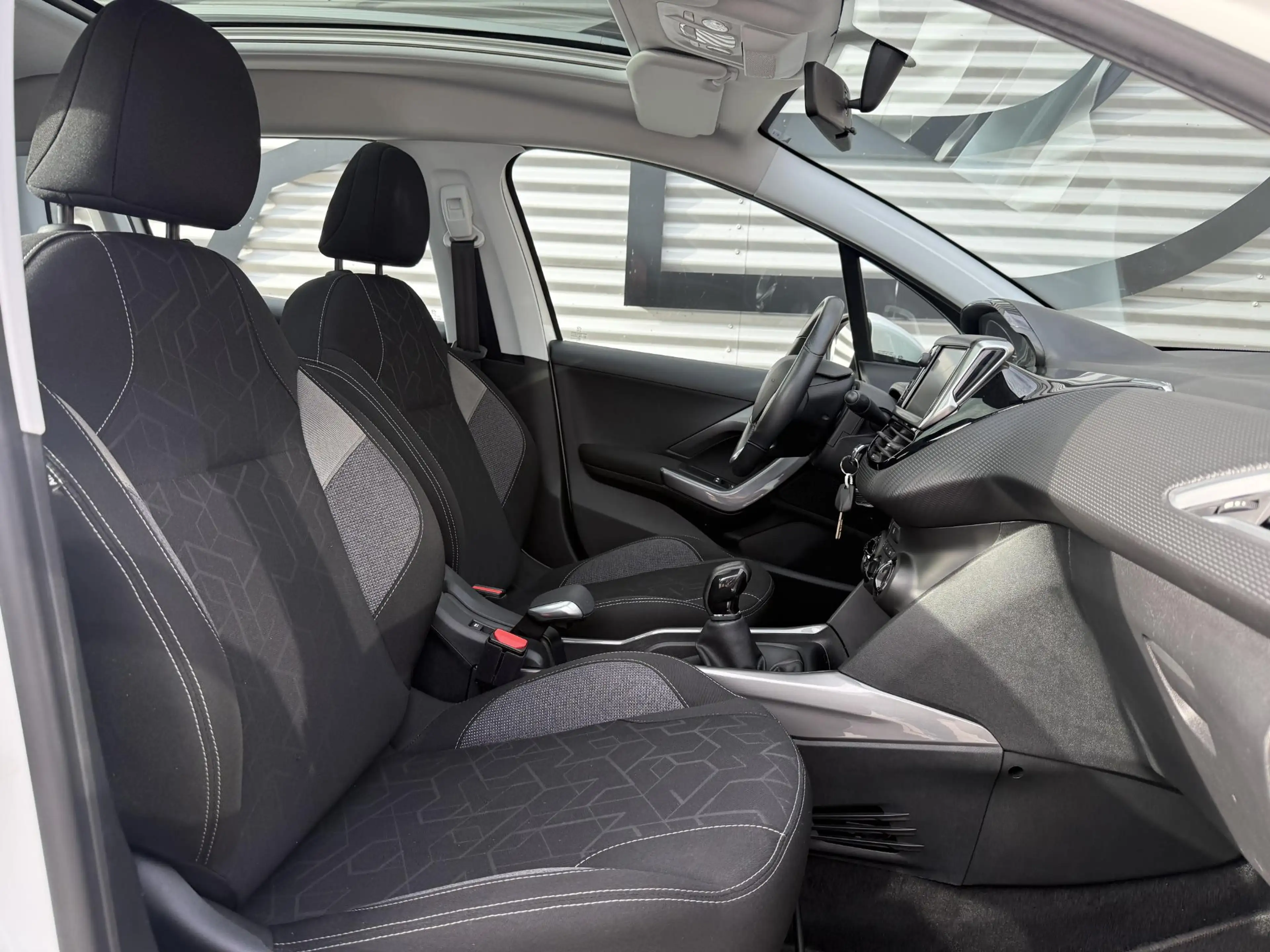 Peugeot 2008 1.2 PureTech Blue Lion 2e Eigenaar|Pano|Navi|Carpl — photo 6