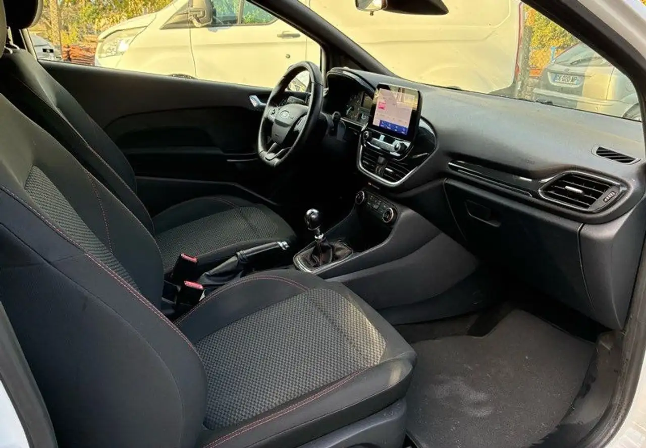 Ford Fiesta 3 portes — photo 2