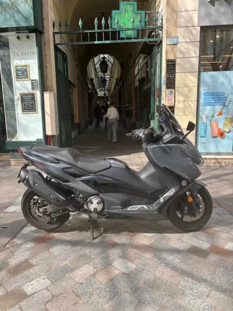 Yamaha TMAX 560 Gris - 1